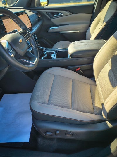 2025 Chevrolet Traverse LT w/2LT