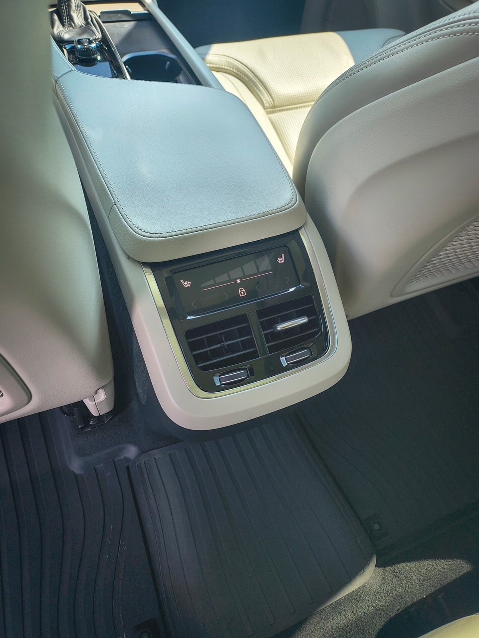 2022 Volvo XC90 T6 AWD Inscription 7P